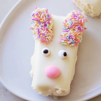 White Chocolate Bunny Cakesicles